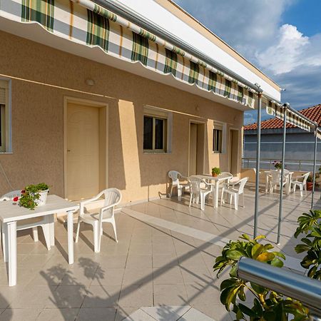 Vila B&E Vlorë Habitación foto