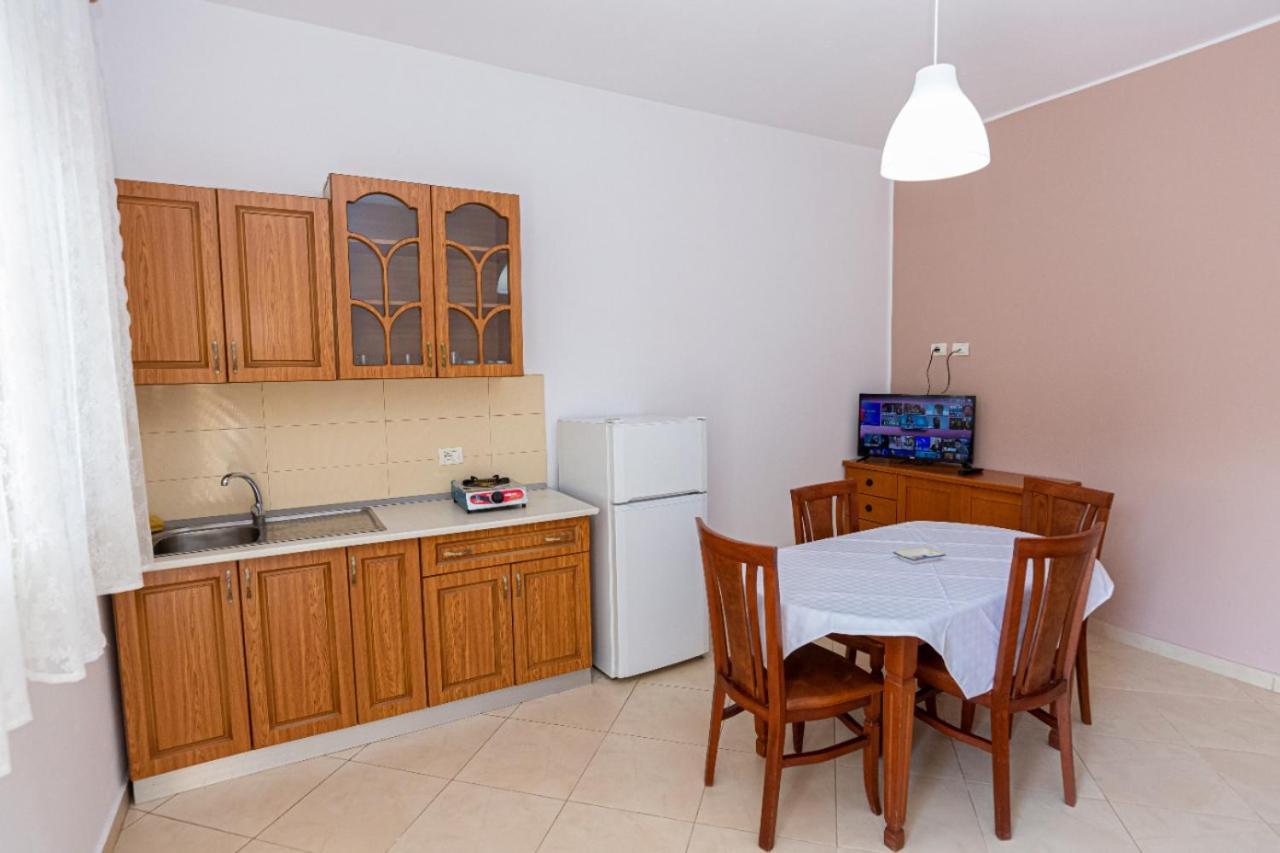 Vila B&E Vlorë Exterior foto