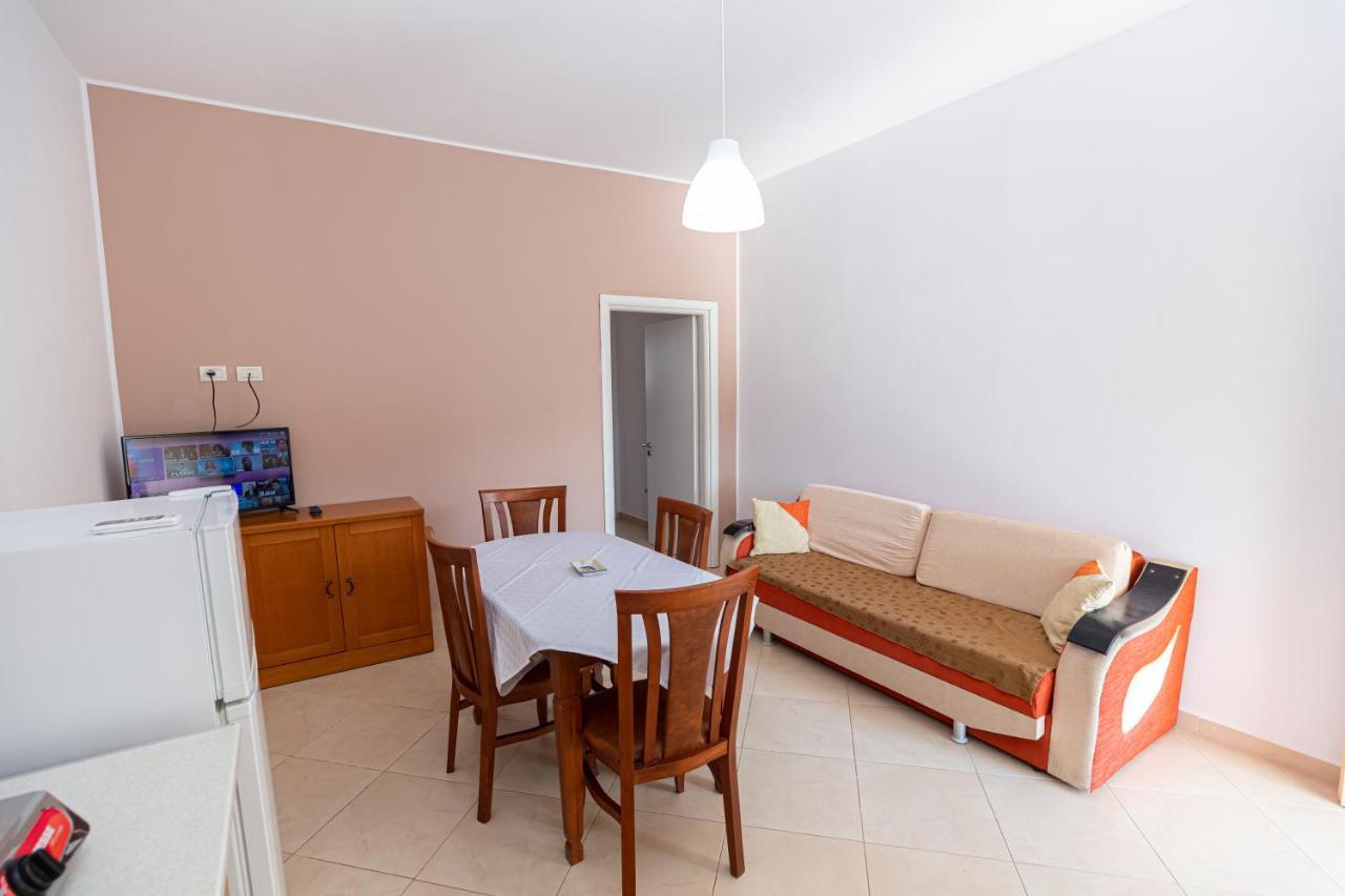Vila B&E Vlorë Exterior foto